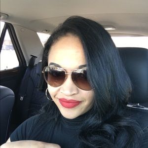 Meet your Posher, Melanie